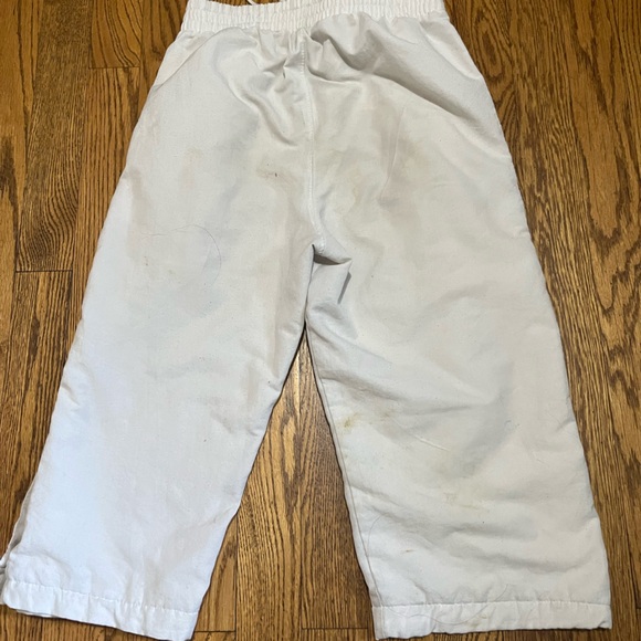 3/$25 Puma white Capri shorts - Picture 2 of 2